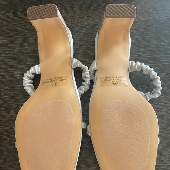 Ivory Block Heel - Picture 6 of 8